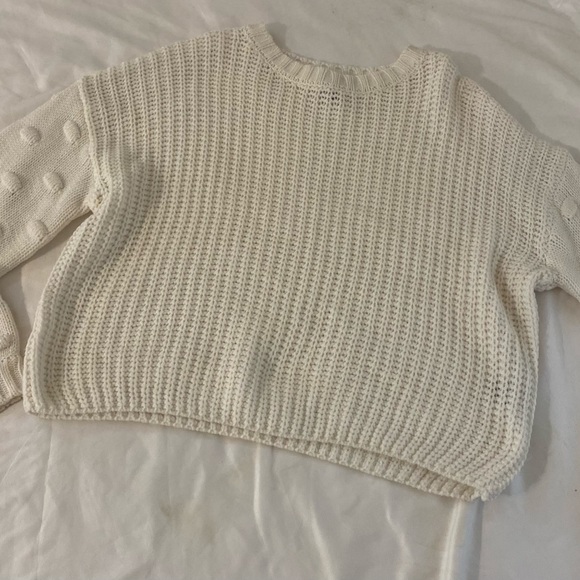 Moon & Maddison
Sweaters & Knits - Picture 1 of 3